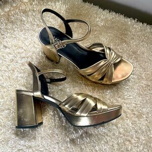 Kenneth Cole Reaction REMI soft gold metalic platform sandals 9M